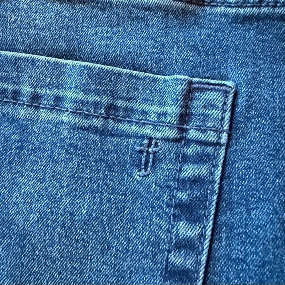 Men's Slim Fit Dark Blue Jeans - Picture 4 of 4